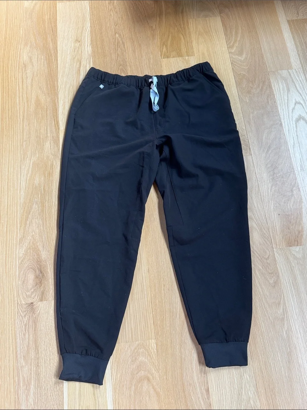 Figs Men’s scrubs, jogger style, NWOT, XL.